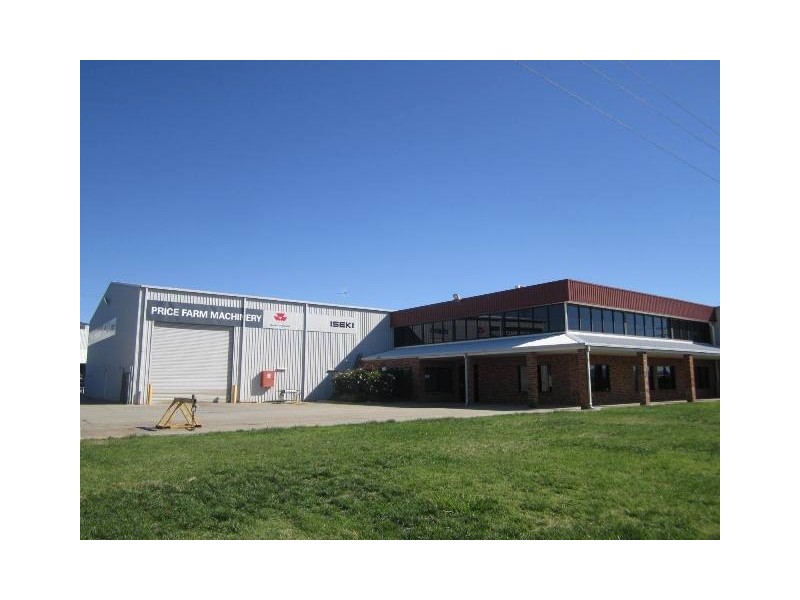 92 Corporation  Ave, Bathurst NSW 2795