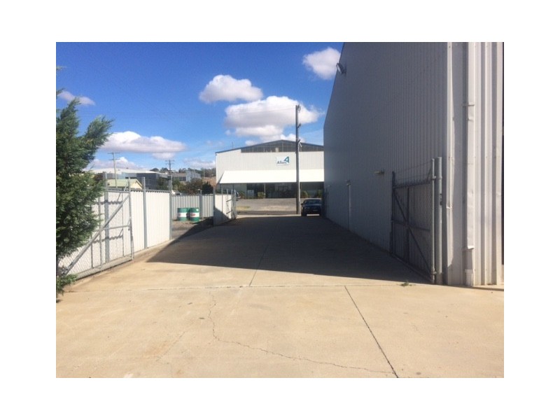 92 Corporation  Ave, Bathurst NSW 2795
