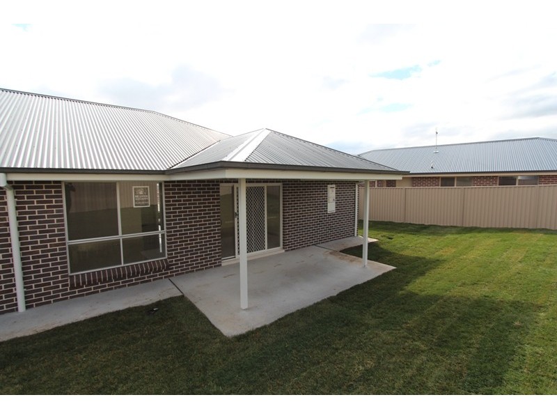 10 Byrne Close, Kelso NSW 2795