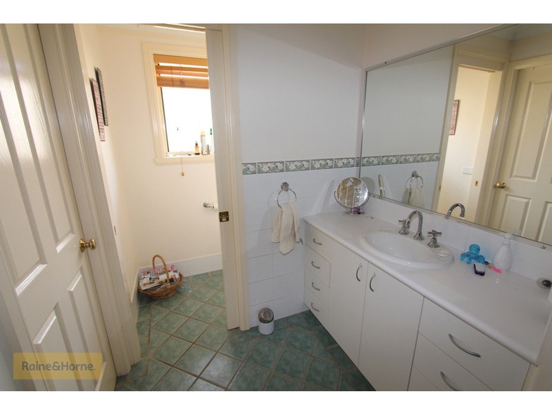 18 Georgia Place, Llanarth NSW 2795