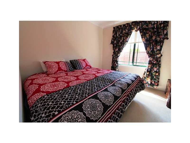 16 Weal Pl, Bathurst NSW 2795