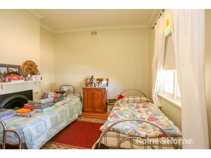 143 Rankin Street, Bathurst NSW 2795