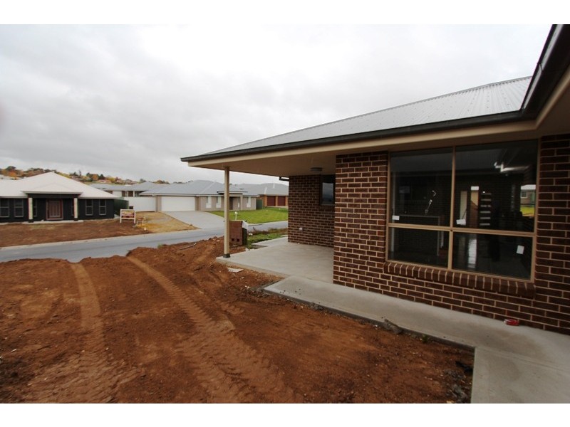 1 Knight Place, Llanarth NSW 2795