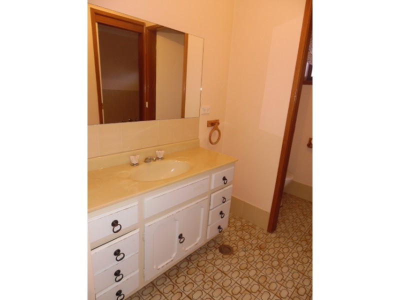 36 Logan St, Eglinton NSW 2795