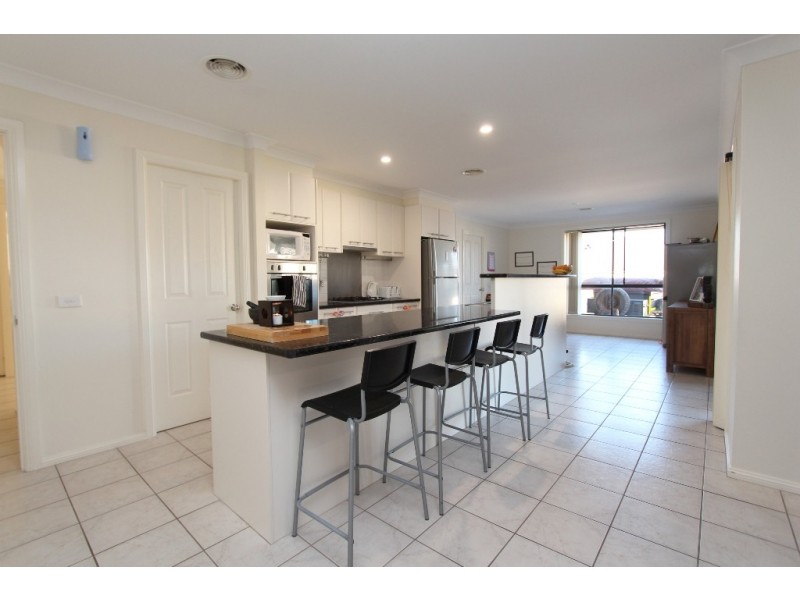 22 Riverside Retreat, Bathurst NSW 2795