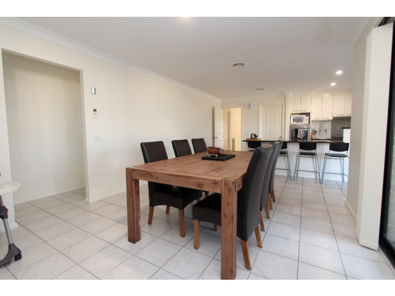 22 Riverside Retreat, Bathurst NSW 2795