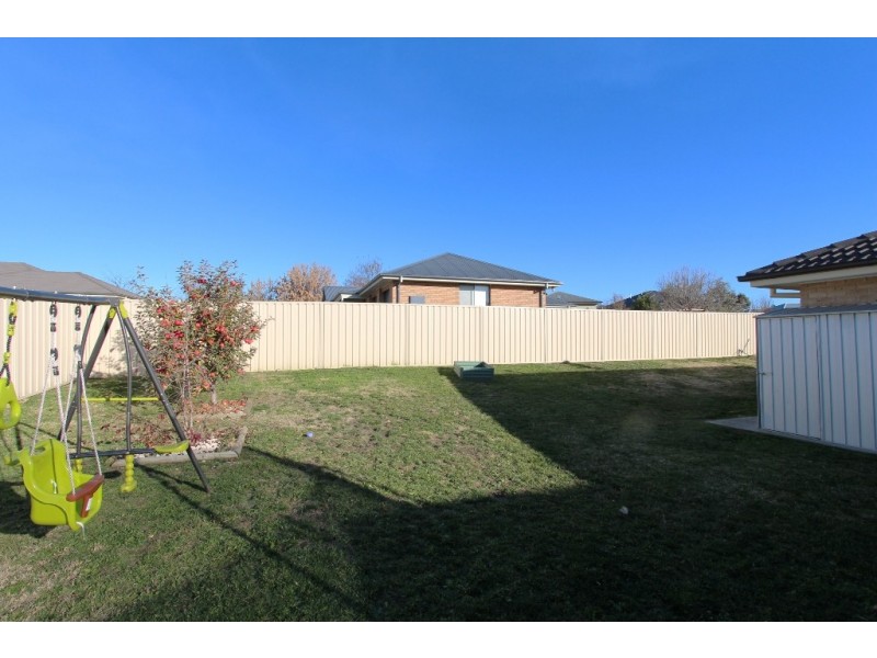 22 Riverside Retreat, Bathurst NSW 2795