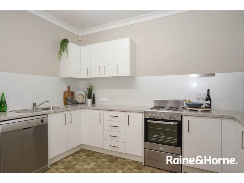 36 Keppel Street, Bathurst NSW 2795