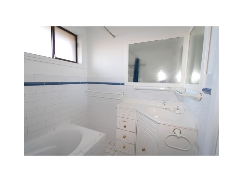 19 College Road, Bathurst NSW 2795