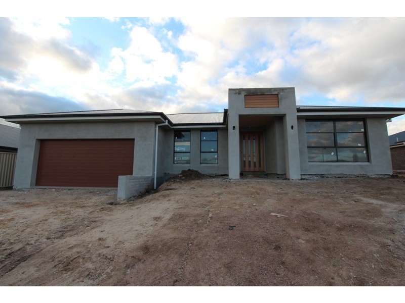 32 Graham Drive, Kelso NSW 2795