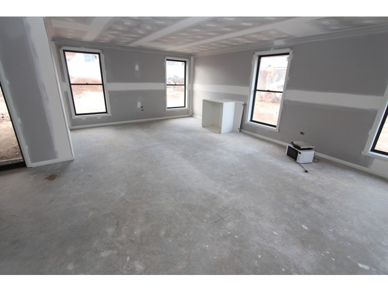 32 Graham Drive, Kelso NSW 2795