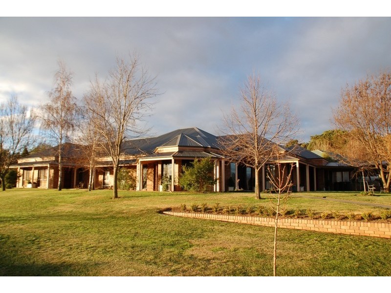 5 Trinity Drive, Bathurst NSW 2795