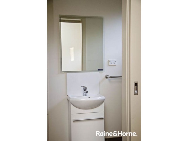 9/197a Browning Street, Bathurst NSW 2795