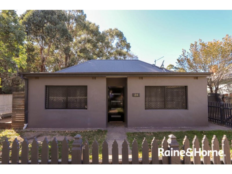 24 Vale Road, Bathurst NSW 2795
