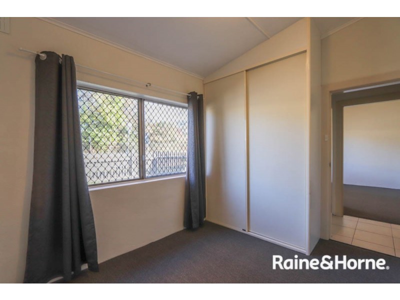 24 Vale Road, Bathurst NSW 2795
