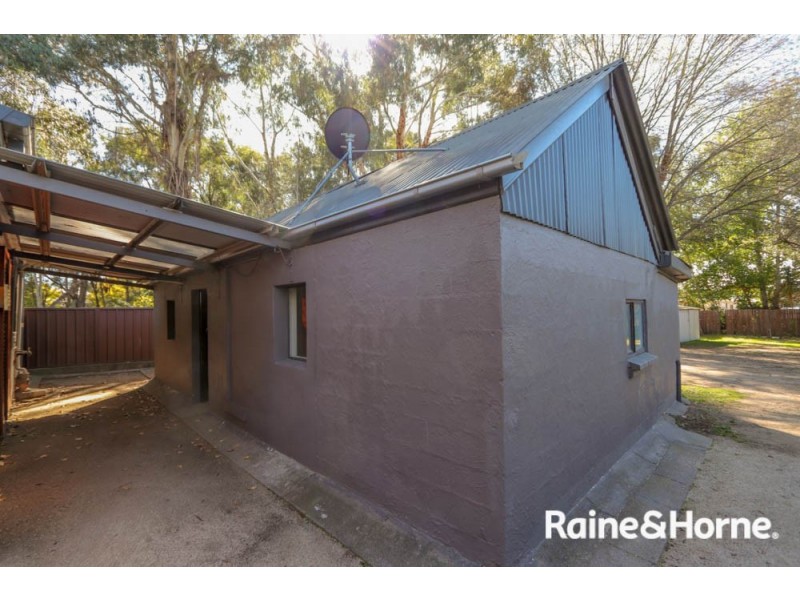 24 Vale Road, Bathurst NSW 2795