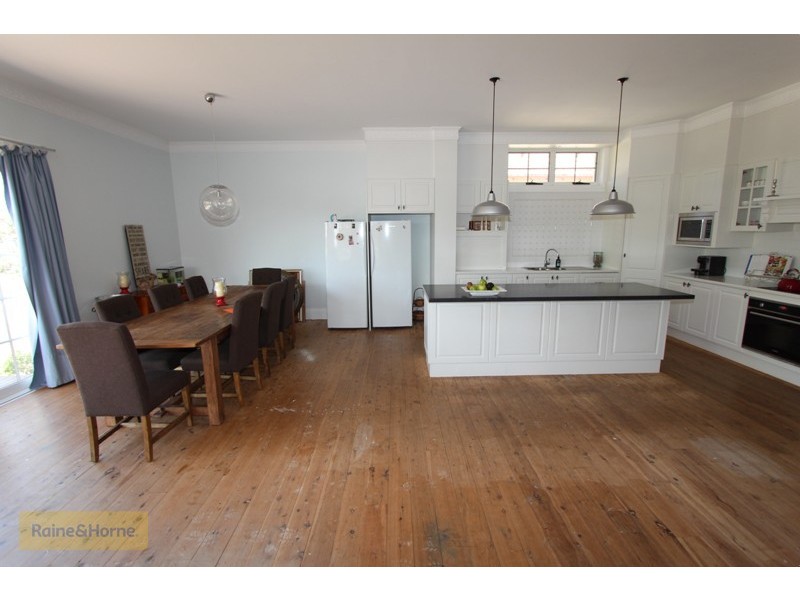 202 Rankin Street, Bathurst NSW 2795