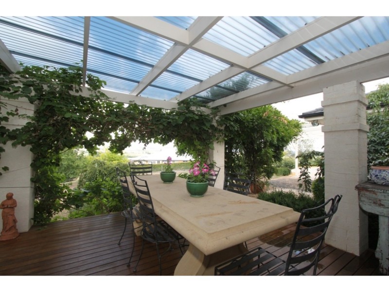 18 Ironstone Avenue, White Rock NSW 2795