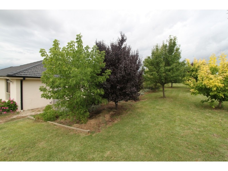 18 Ironstone Avenue, White Rock NSW 2795