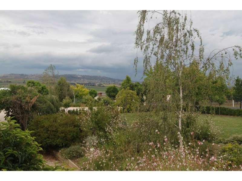 18 Ironstone Avenue, White Rock NSW 2795