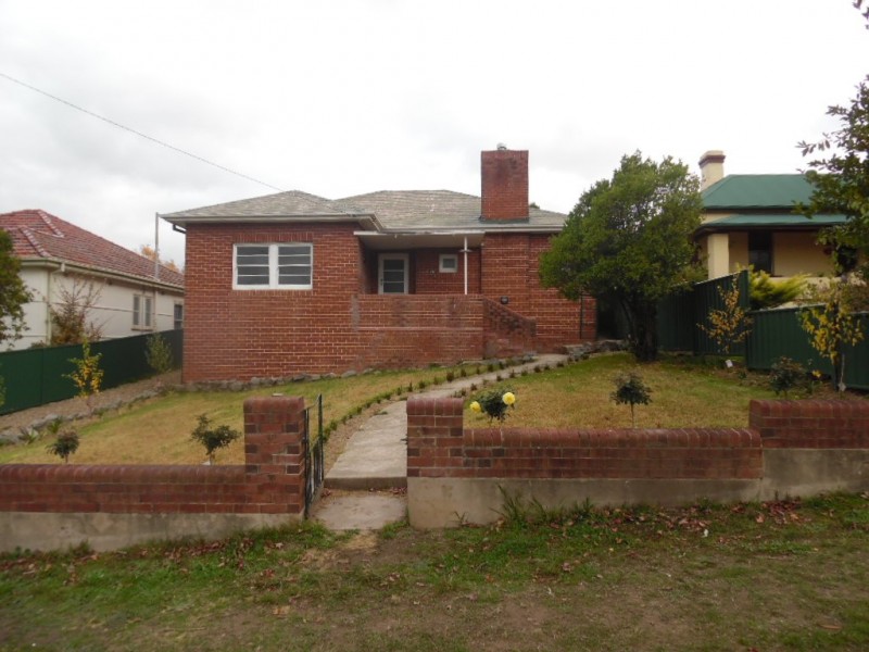 240 Lambert Street, Bathurst NSW 2795