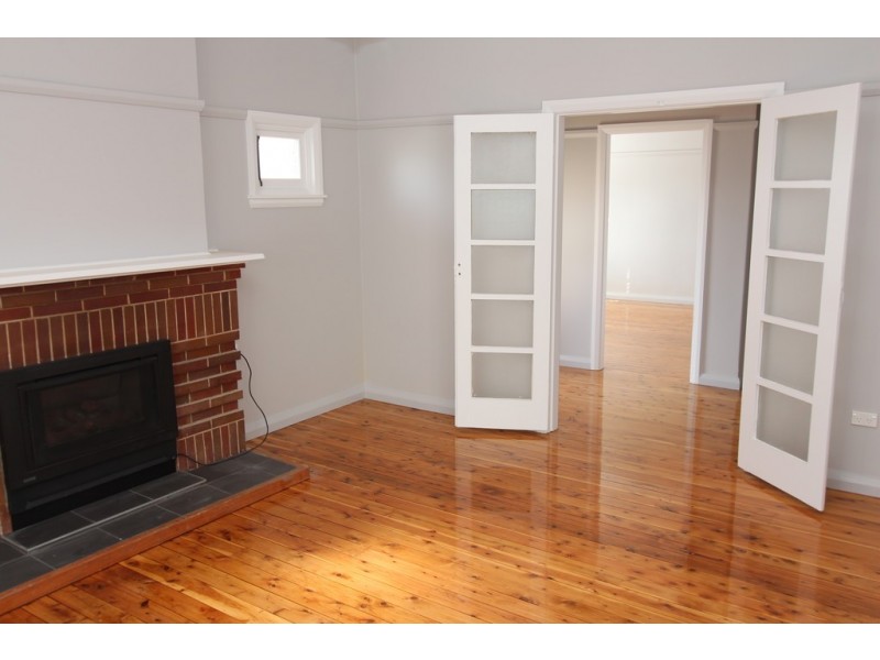 240 Lambert Street, Bathurst NSW 2795