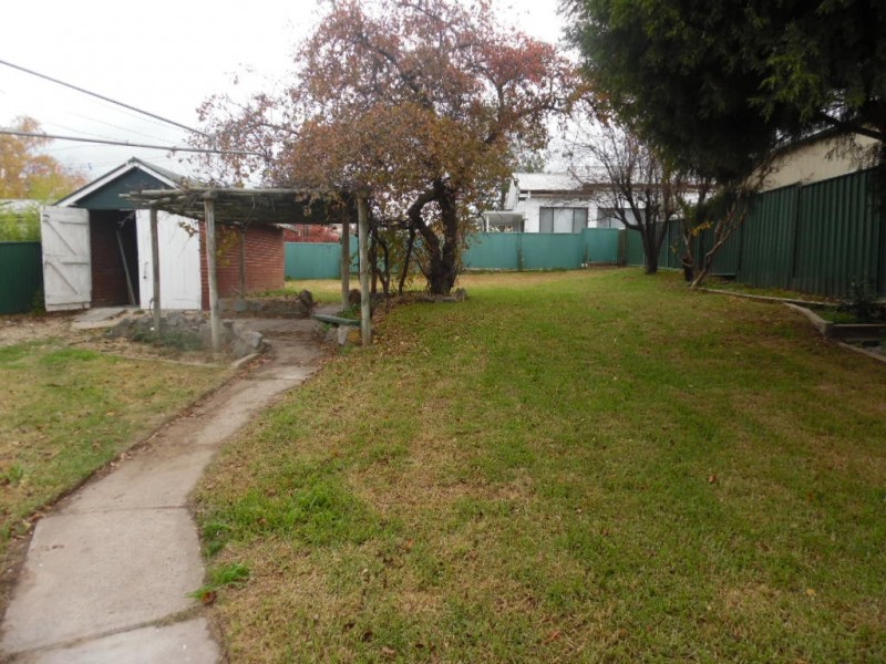 240 Lambert Street, Bathurst NSW 2795