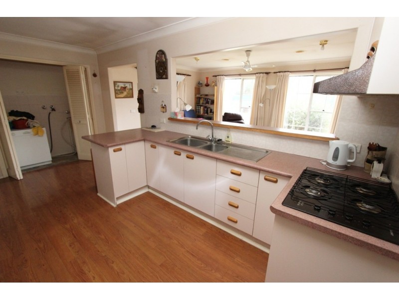 12 Miriyan Drive, Kelso NSW 2795