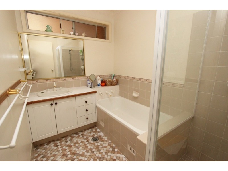 12 Miriyan Drive, Kelso NSW 2795