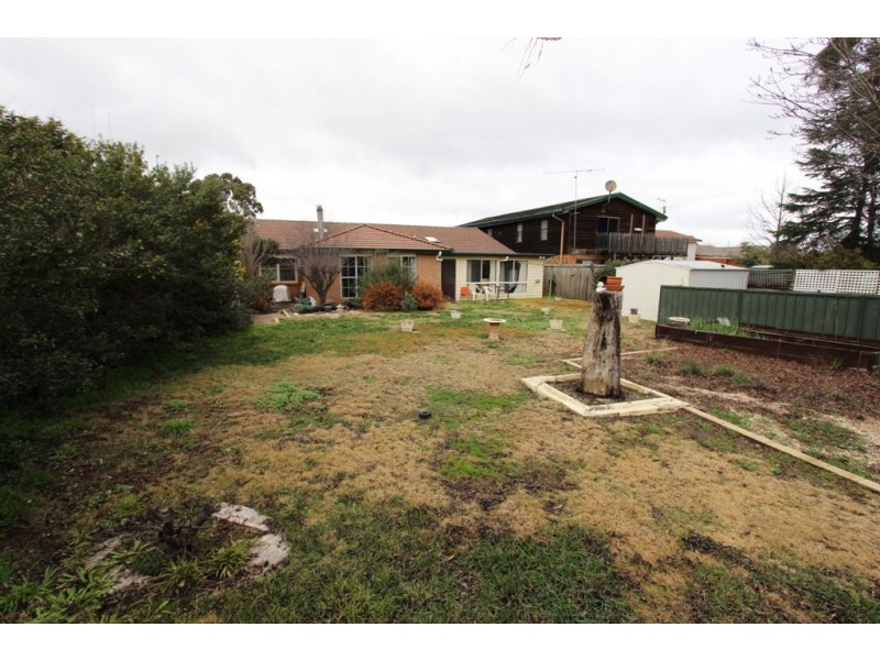 12 Miriyan Drive, Kelso NSW 2795