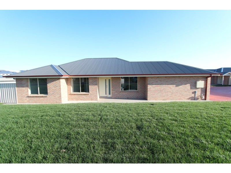 2 / 83A Marsden Lane, Kelso NSW 2795