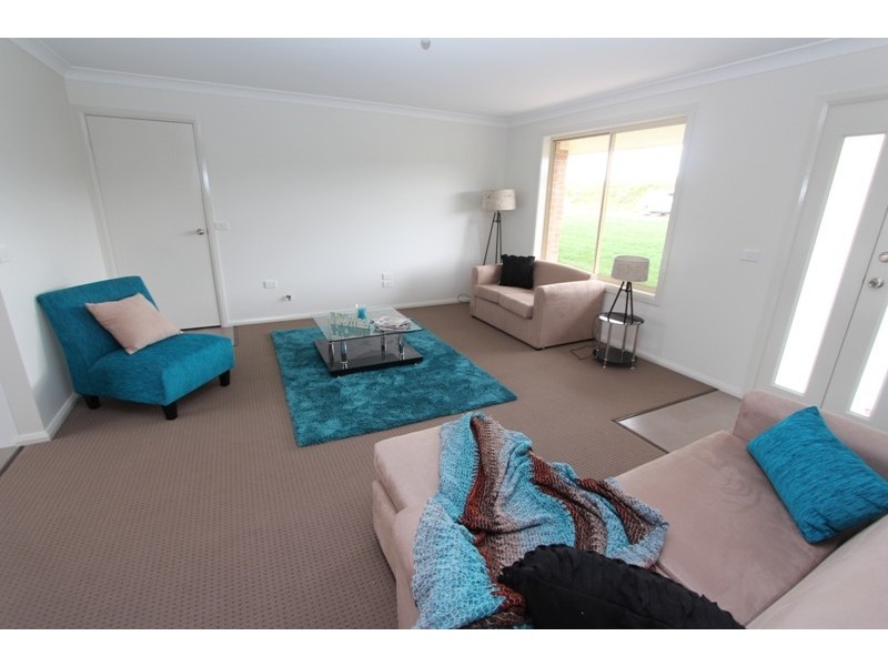 2 / 83A Marsden Lane, Kelso NSW 2795