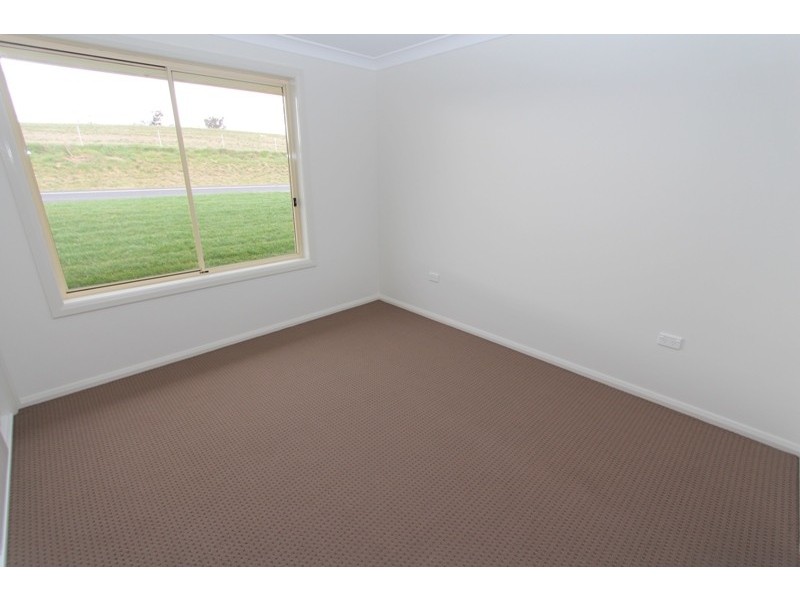 2 / 83A Marsden Lane, Kelso NSW 2795