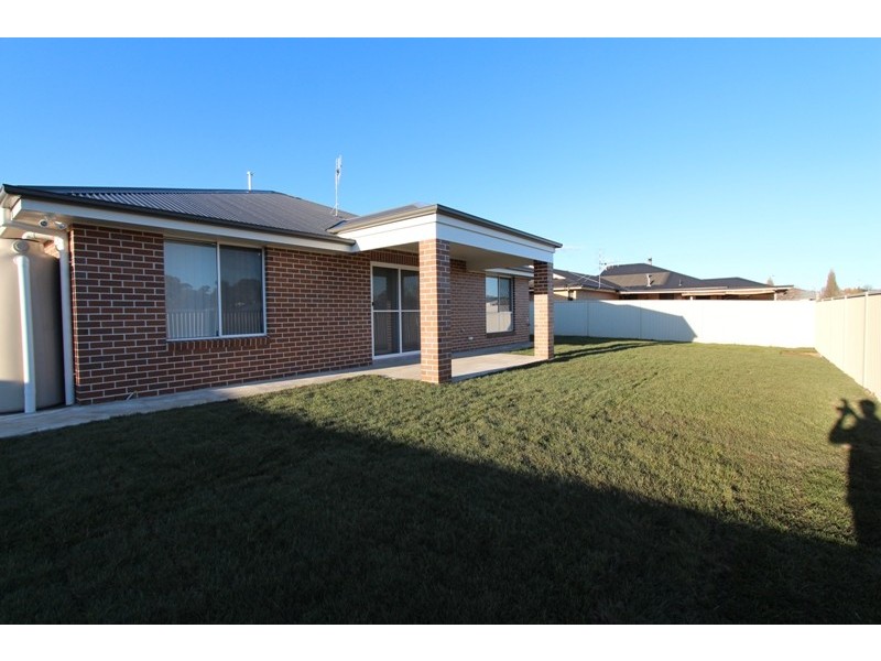 3 Cheviot Drive, Kelso NSW 2795