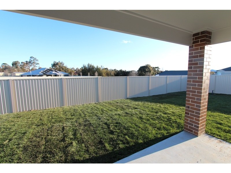 3 Cheviot Drive, Kelso NSW 2795