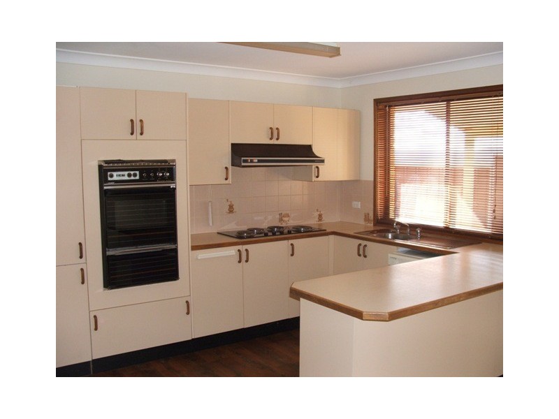 10 Sloman Court, Bathurst NSW 2795