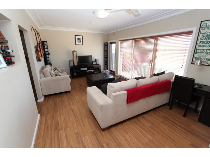 4 Mckell Street, West Bathurst NSW 2795
