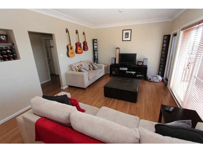 4 Mckell Street, West Bathurst NSW 2795