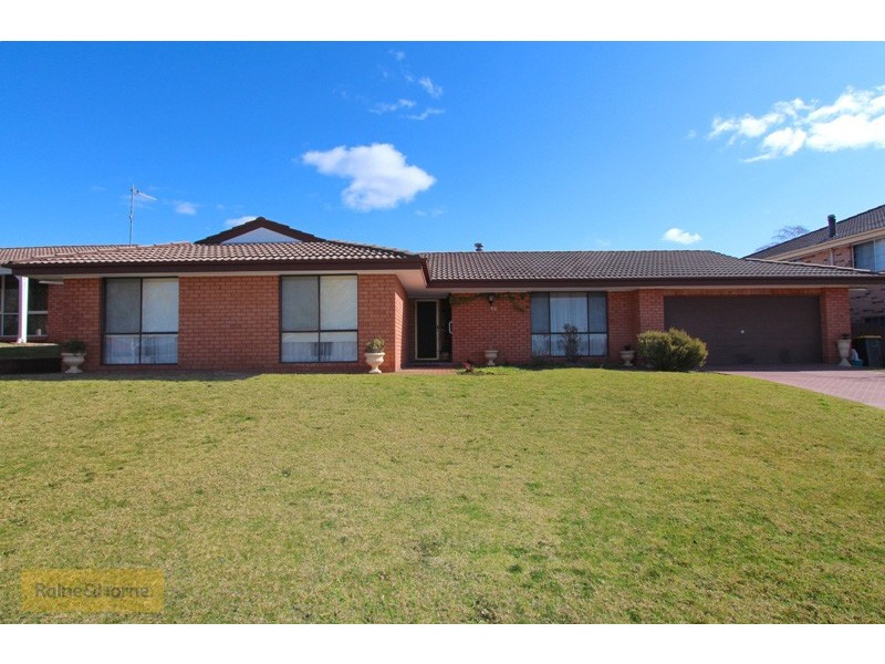 12 Beavis Place, Llanarth NSW 2795