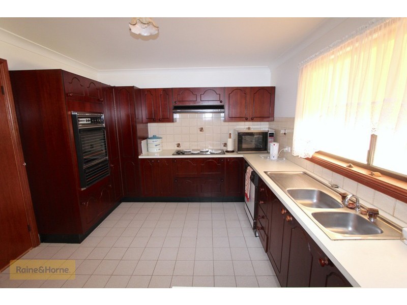 12 Beavis Place, Llanarth NSW 2795