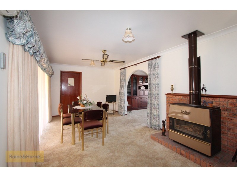 12 Beavis Place, Llanarth NSW 2795