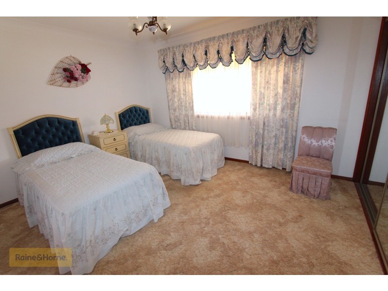 12 Beavis Place, Llanarth NSW 2795