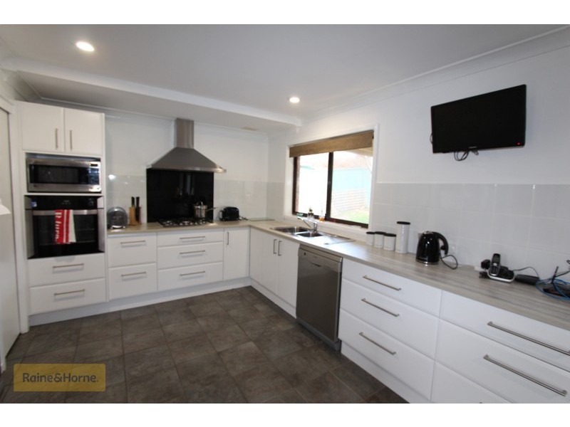 13 Weeronga Way, Kelso NSW 2795
