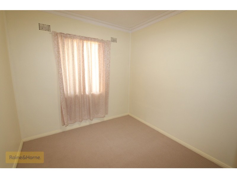 284 Durham Street, Bathurst NSW 2795