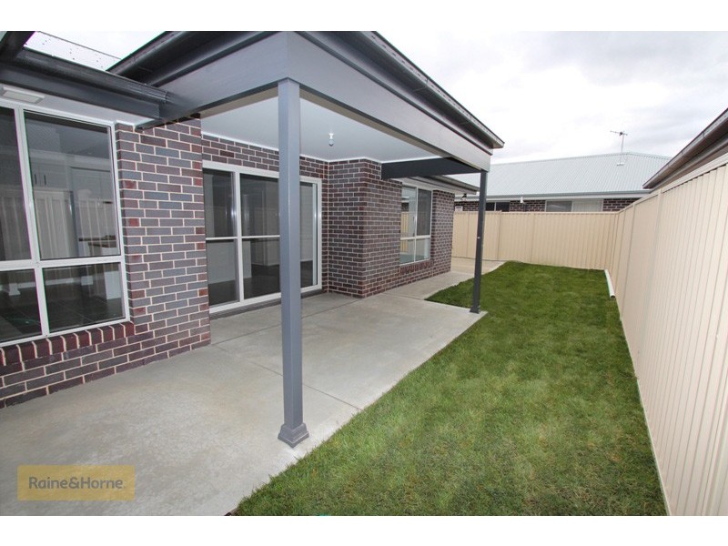 11 Amber Close, Kelso NSW 2795