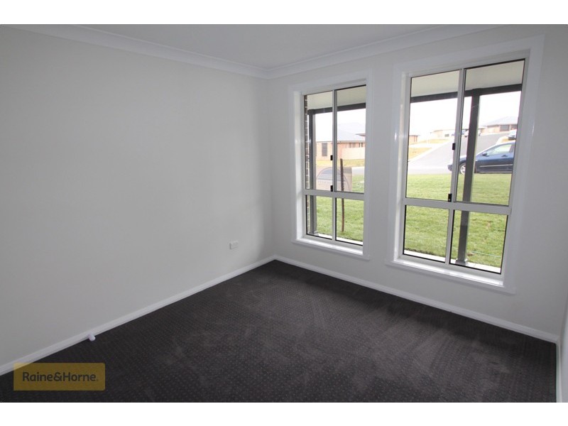 11 Amber Close, Kelso NSW 2795