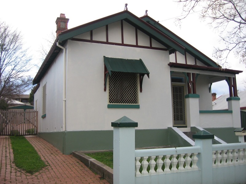 197 Stewart Street, Bathurst NSW 2795
