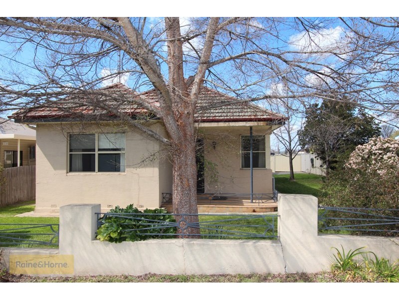 154 Havannah Street, Bathurst NSW 2795