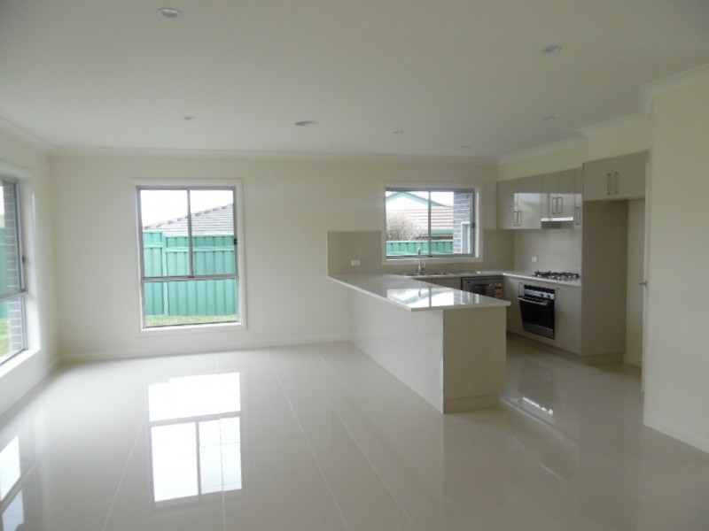 37 Wentworth Drive, Kelso NSW 2795