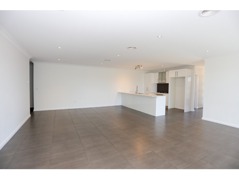 6 Opal Court, Kelso NSW 2795